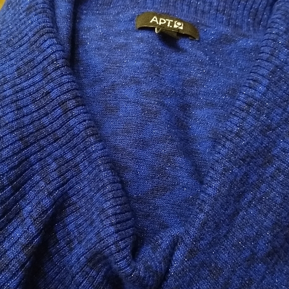 Apt. 9 sweater top with metallic size S - Picture 6 of 8